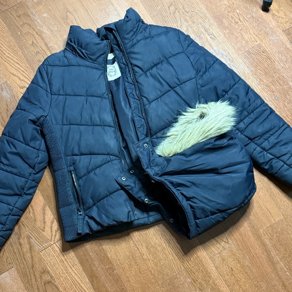 Black Puffer Girls Jacket with Faux Fur Hood - Picture 9 of 11